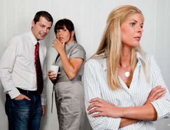Stress im Büro: Lästermäuler sind das größte Leiden